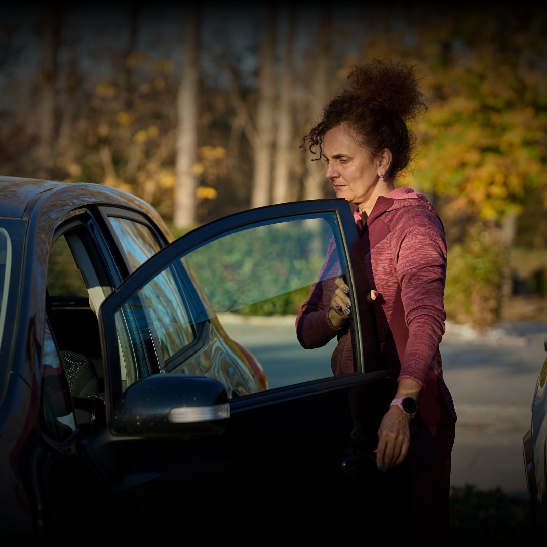 7 Situational Awareness Mistakes Women Make (Without Realizing It)